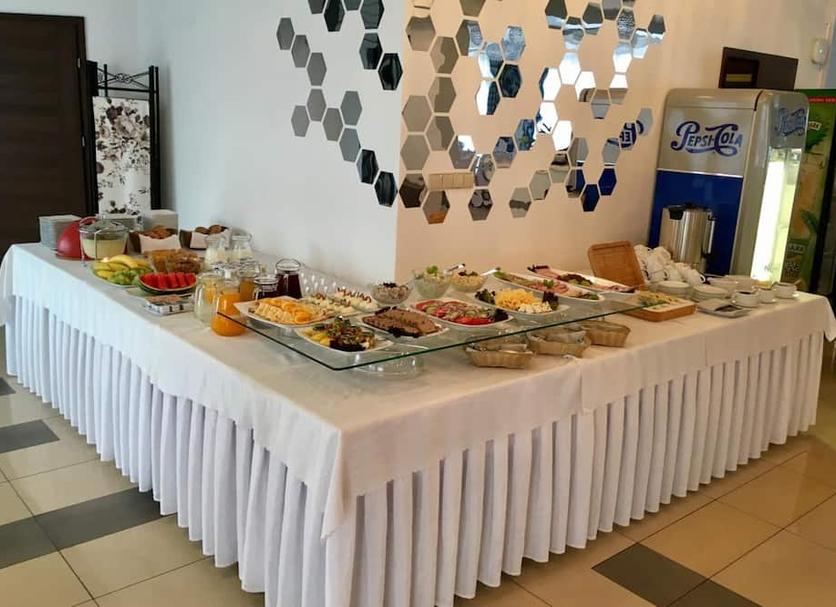 Buffet Photo