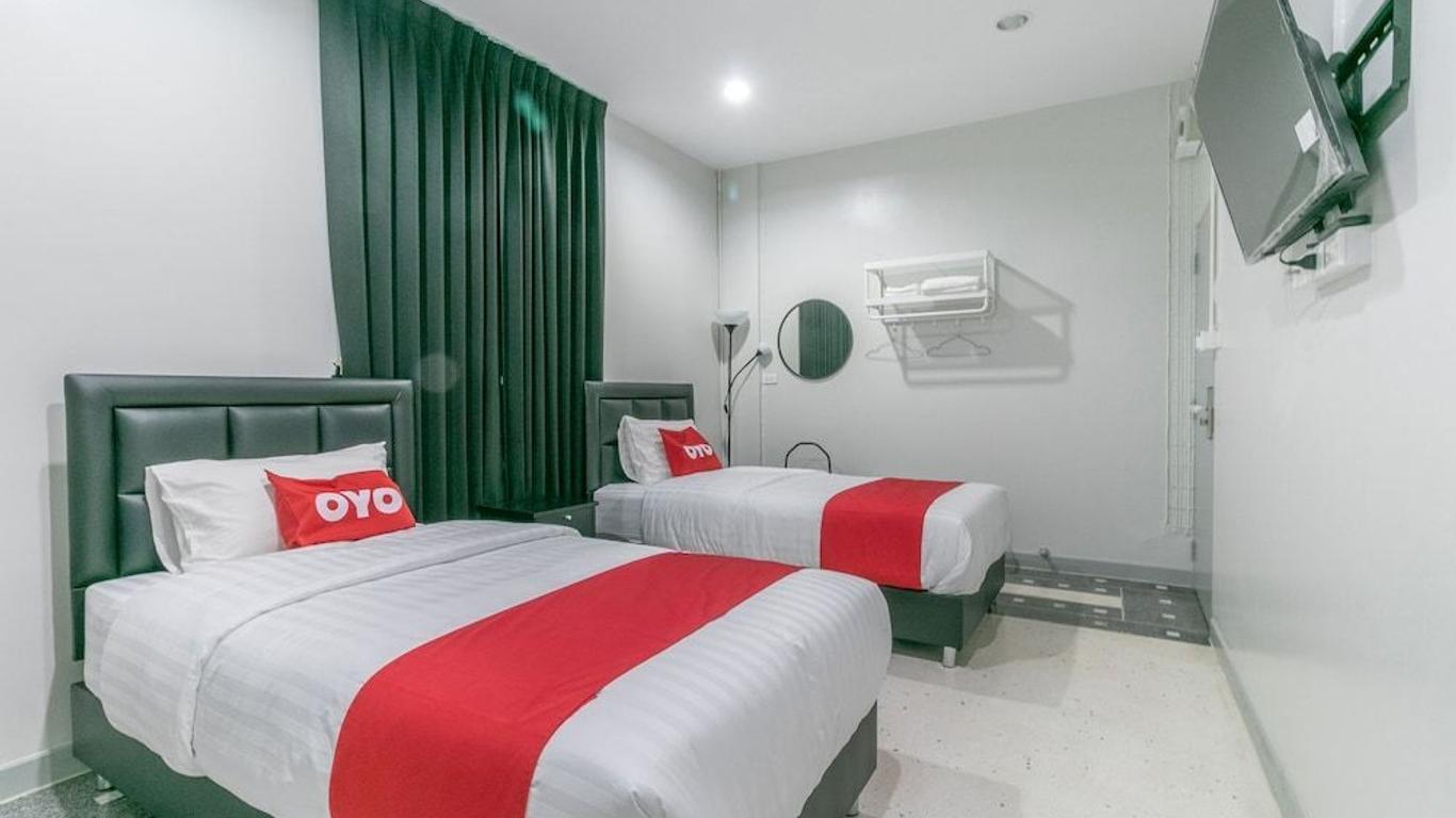 OYO 818 Suksomboon Residence