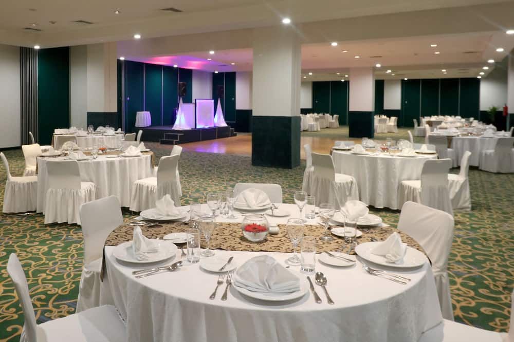 Banquet hall
