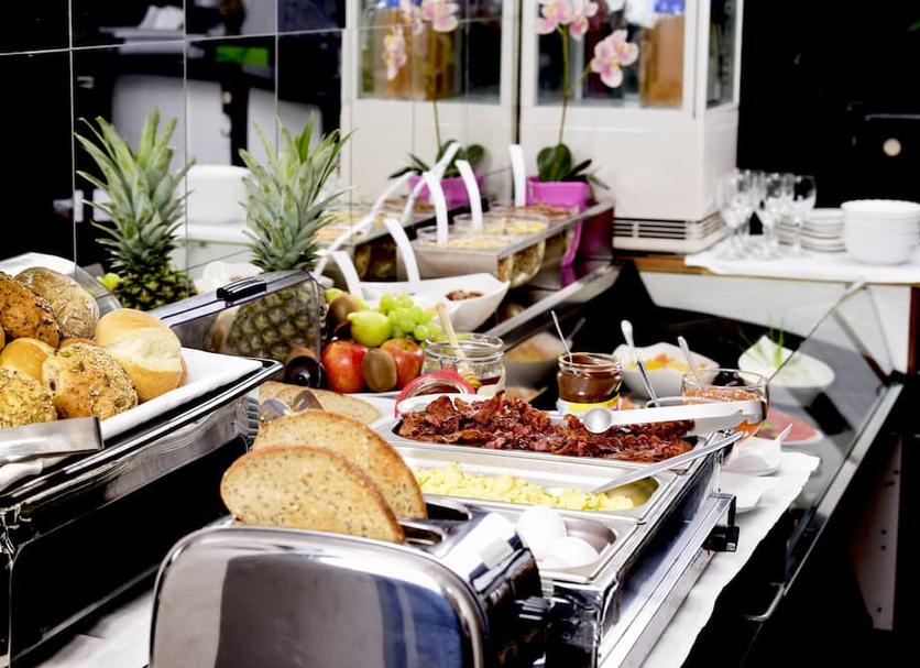 Buffet Photo