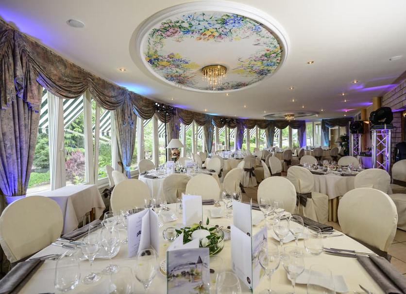 Banquet hall Photo