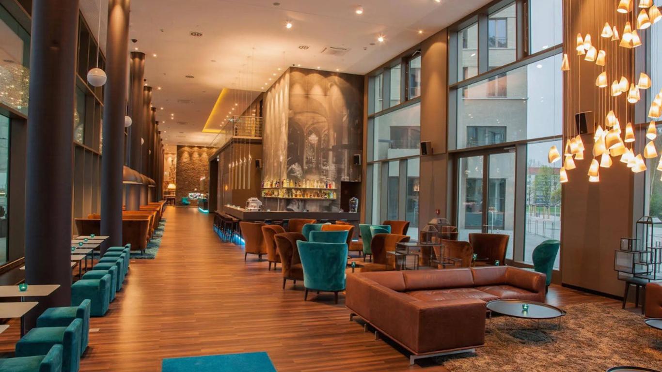 Motel One Dresden am Zwinger