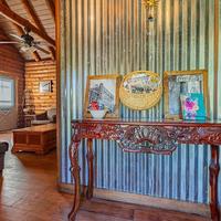 Genuine log cabin minutes away from Chattanooga's top attractions