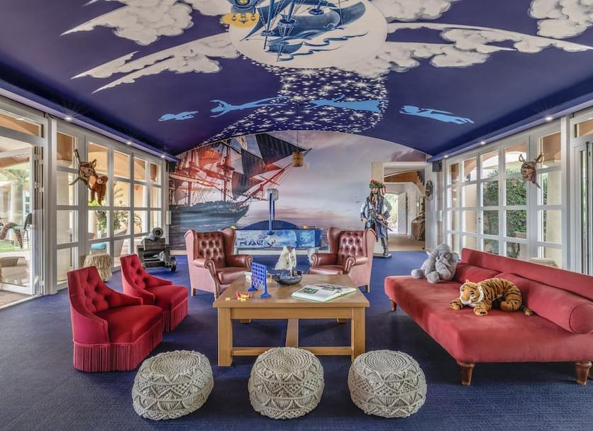 Lounge Photo