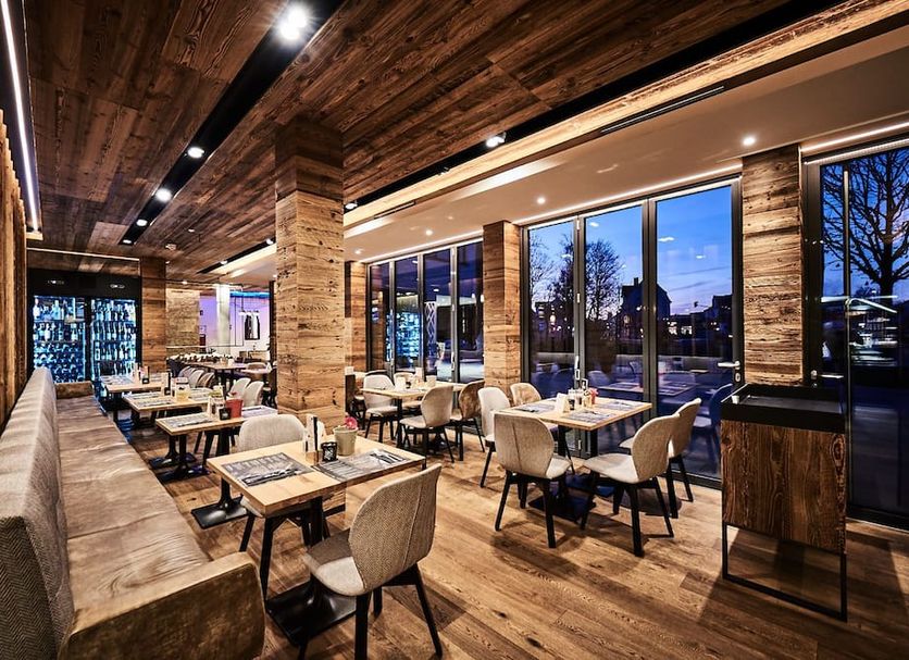 Restaurant Photo