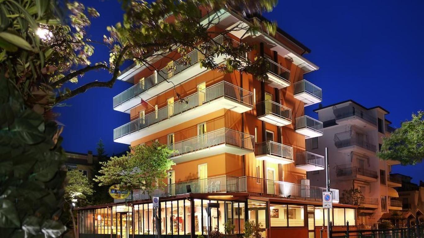 Hotel Beach 2