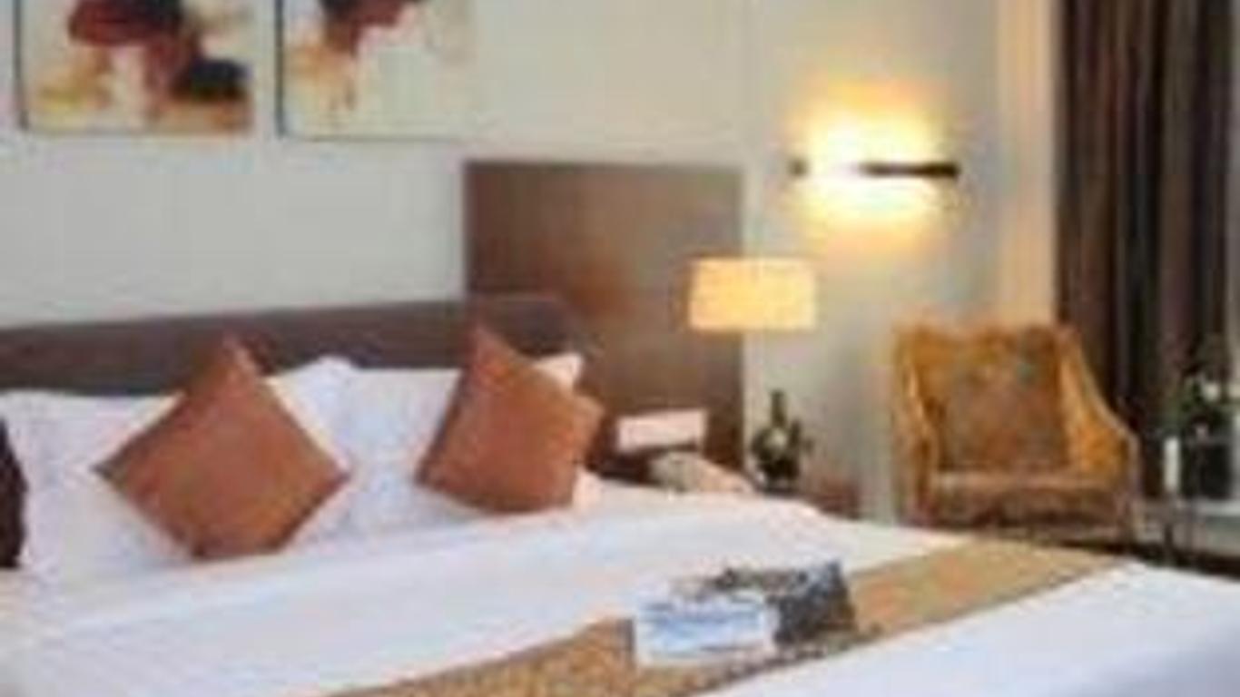 Poly Hotel