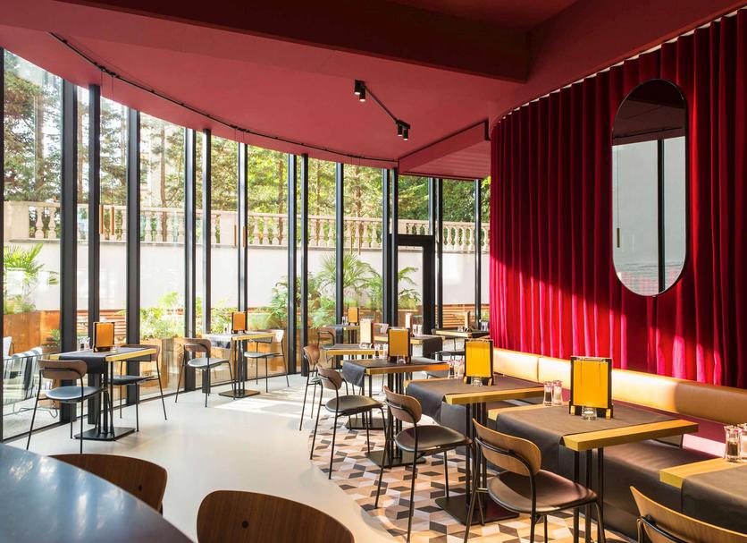 Restaurant Photo