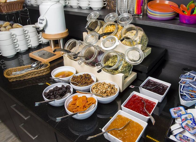 Buffet Photo