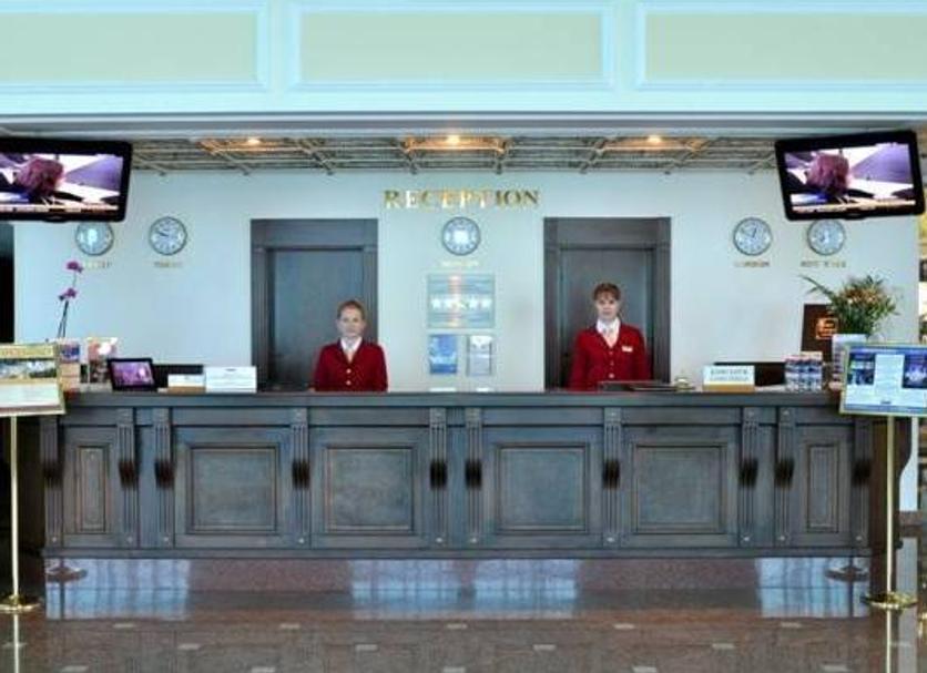 Front desk Photo