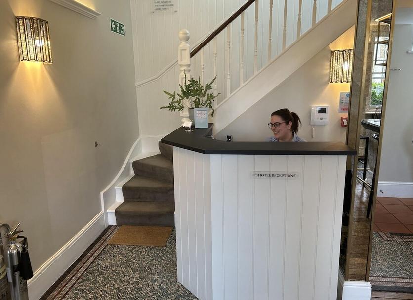 Front desk Photo