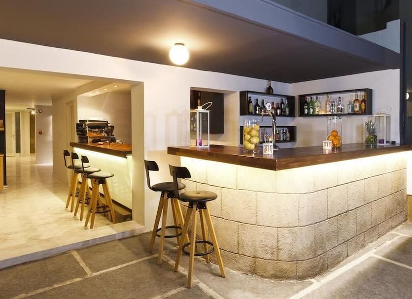Bar Photo