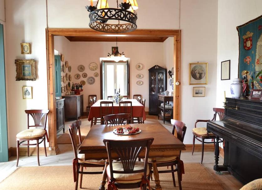 Dining room Photo