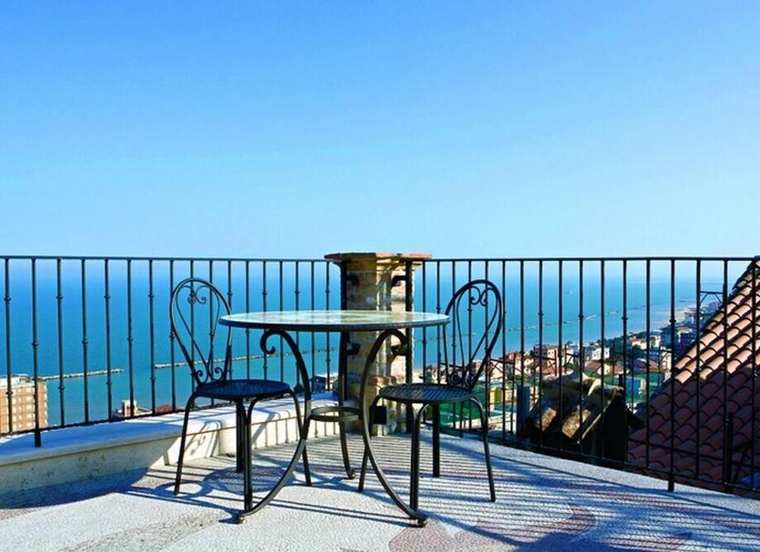 Balcony Photo