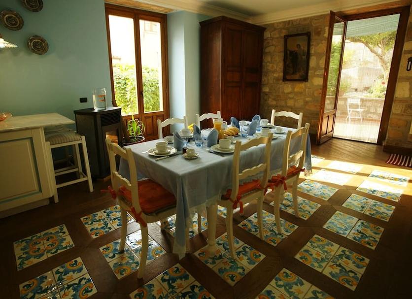 Dining room Photo