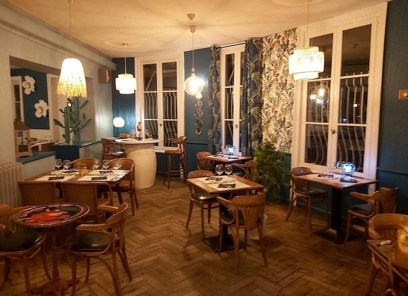 Restaurant Photo