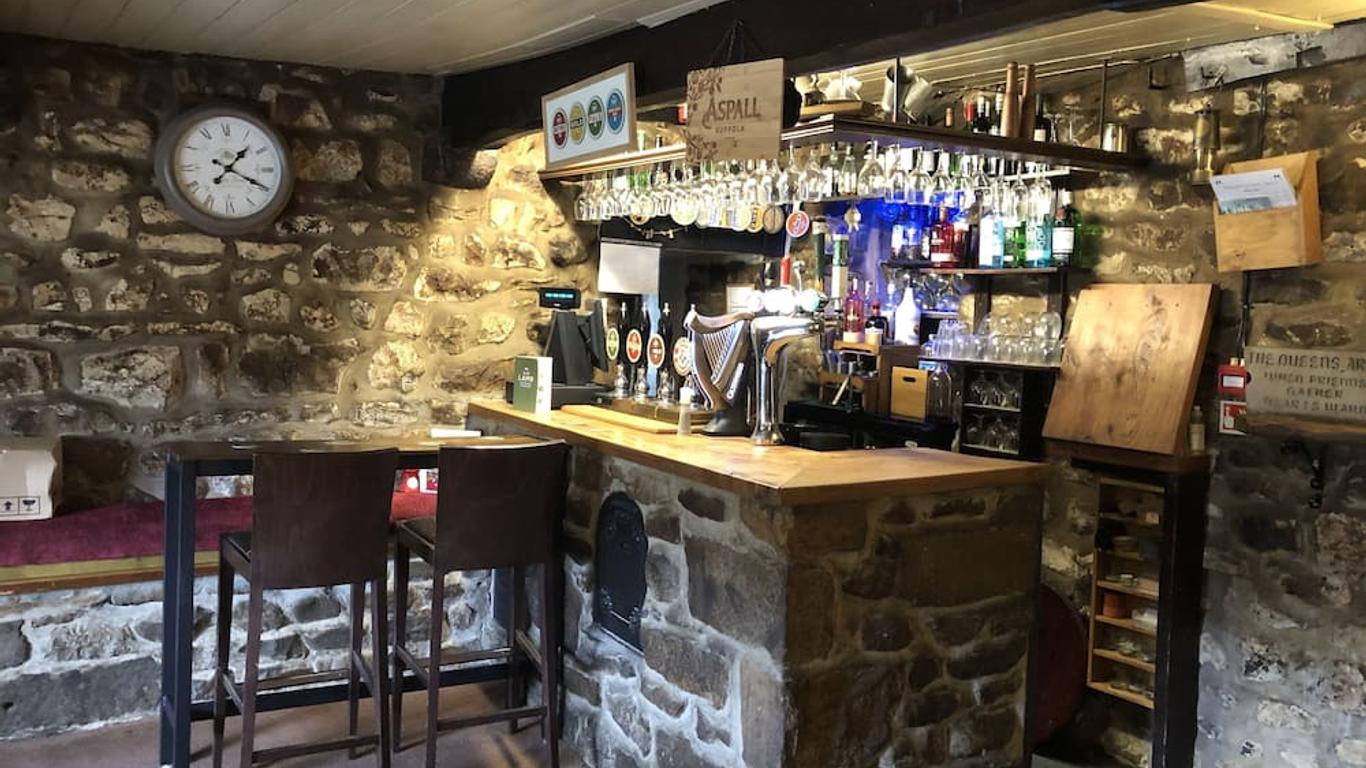 The Queens Arms