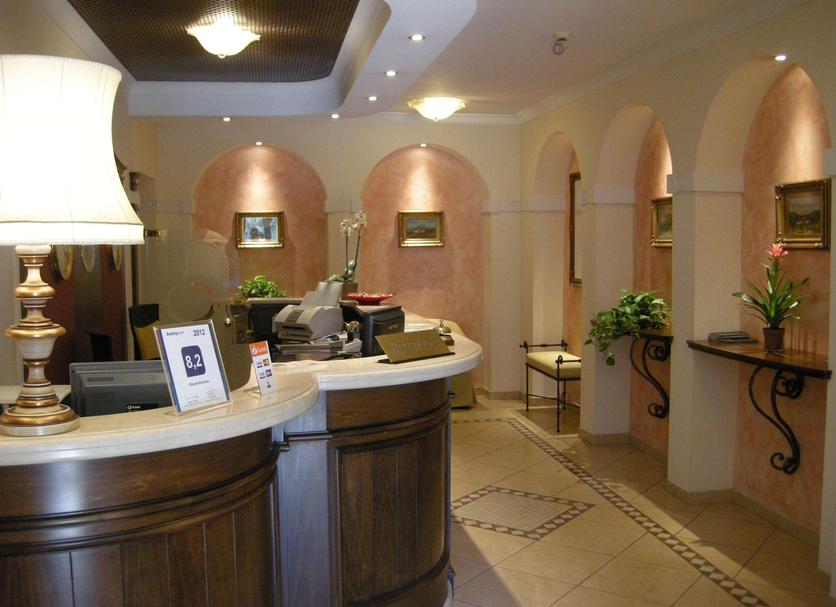 Front desk Photo