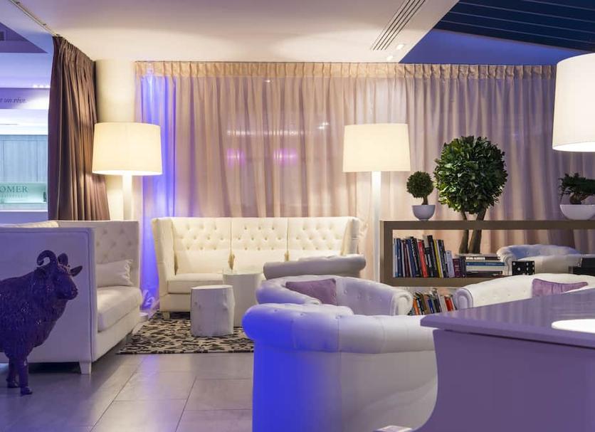 Lounge Photo