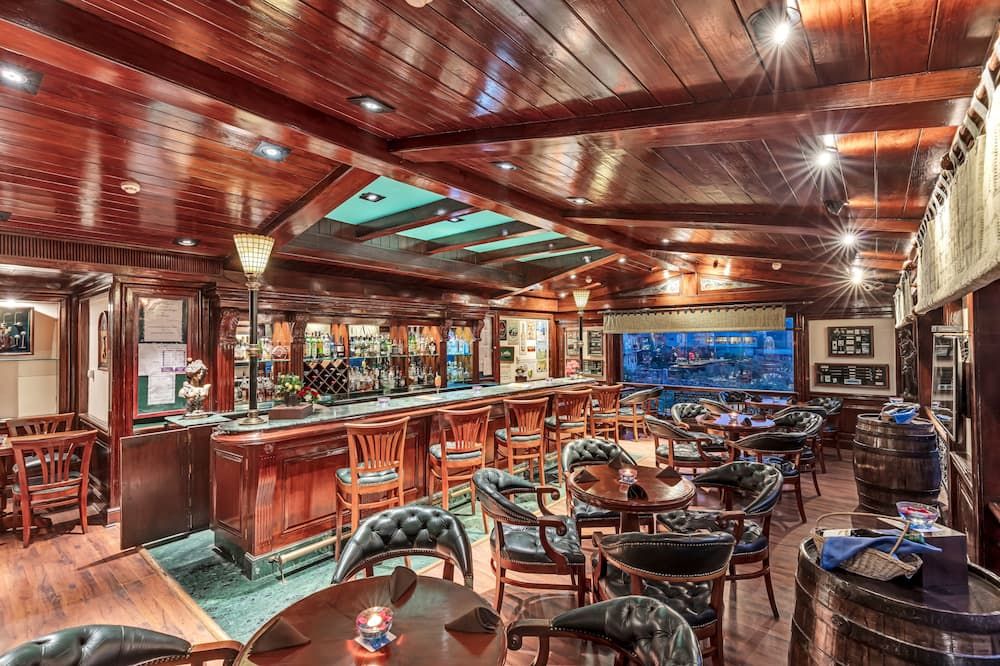 Bar Photo