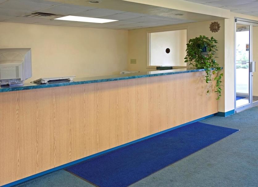 Front desk Photo