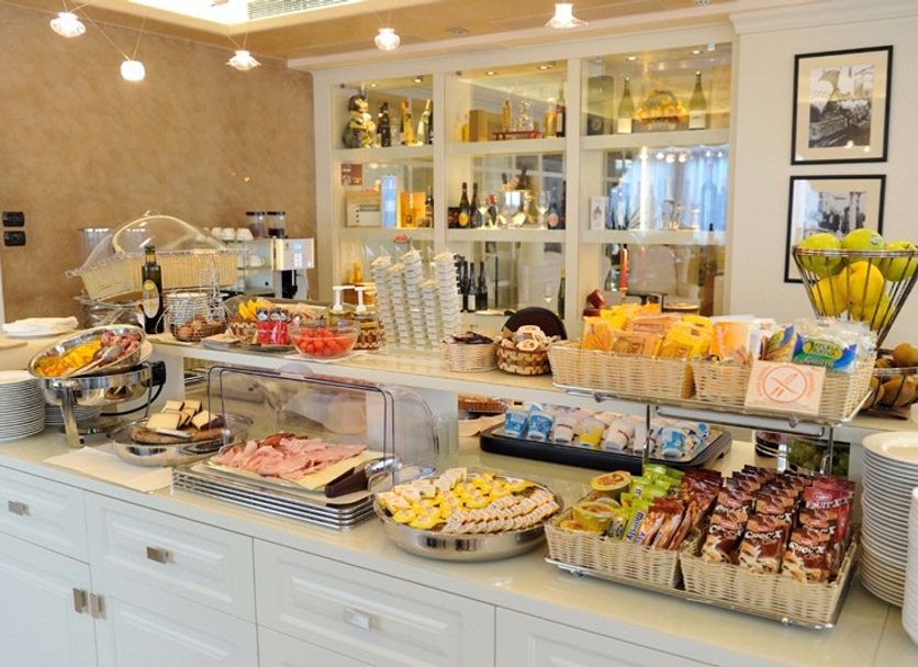 Buffet Photo