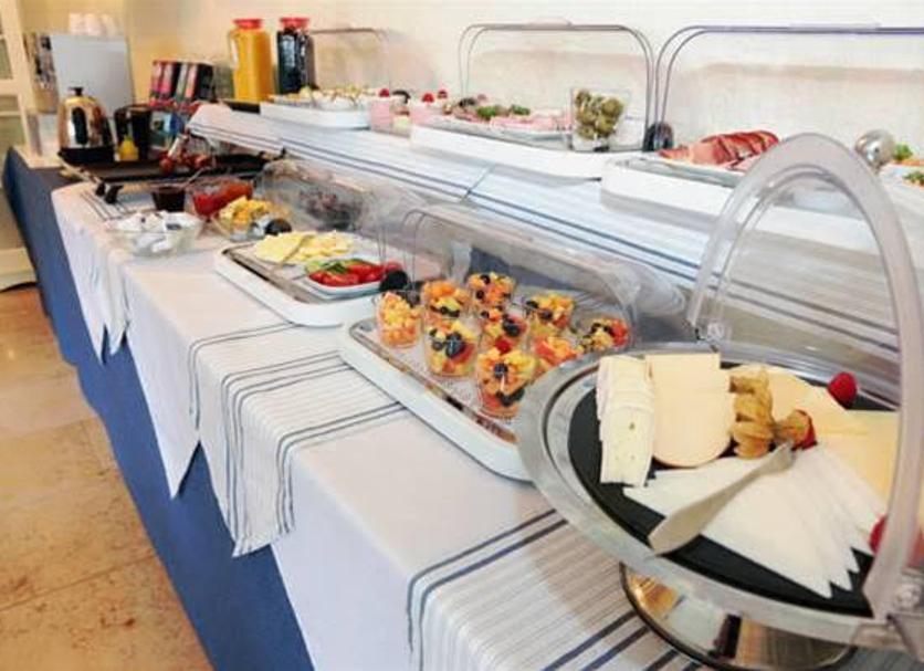 Buffet Photo