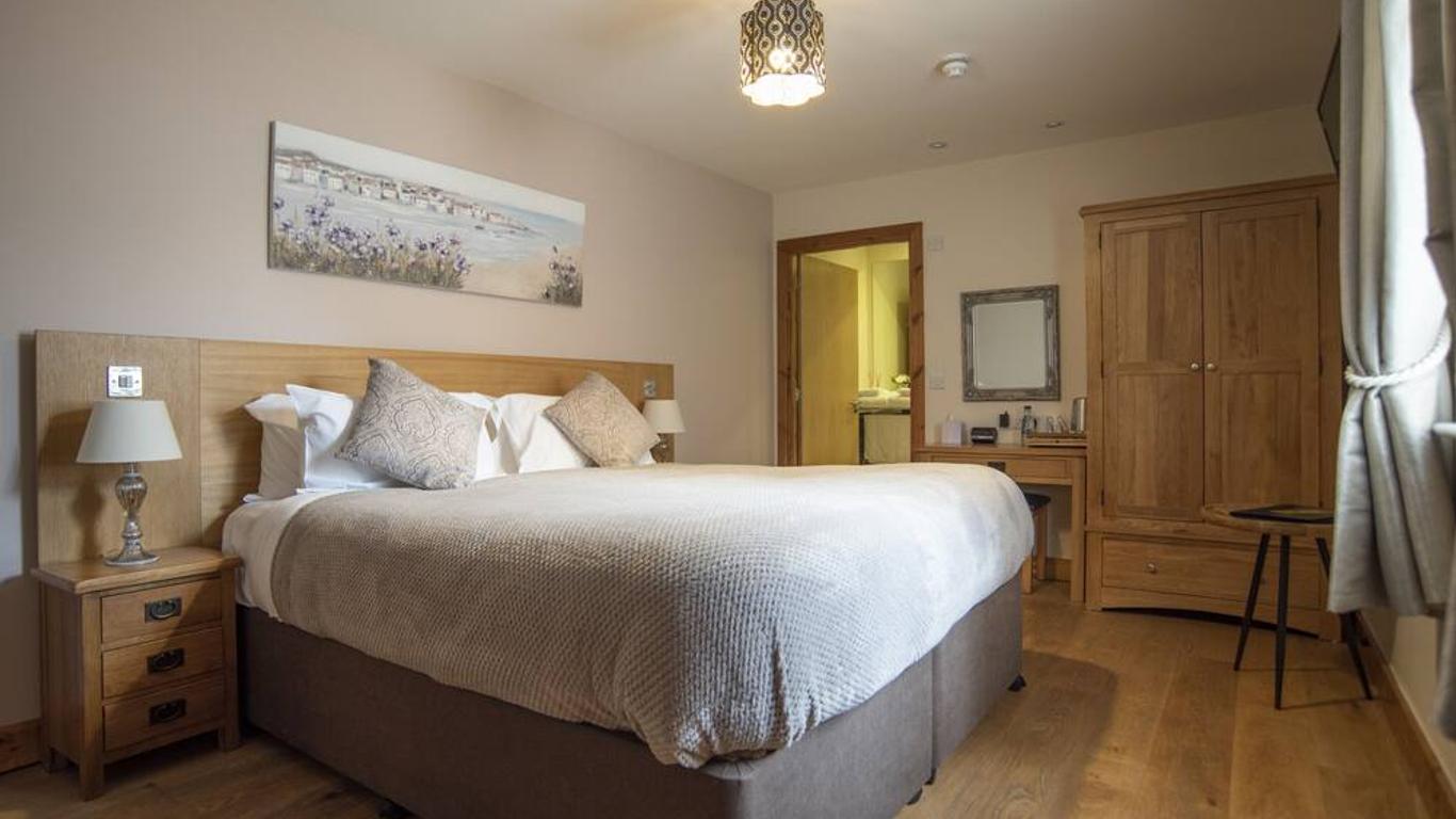Crossways Inn