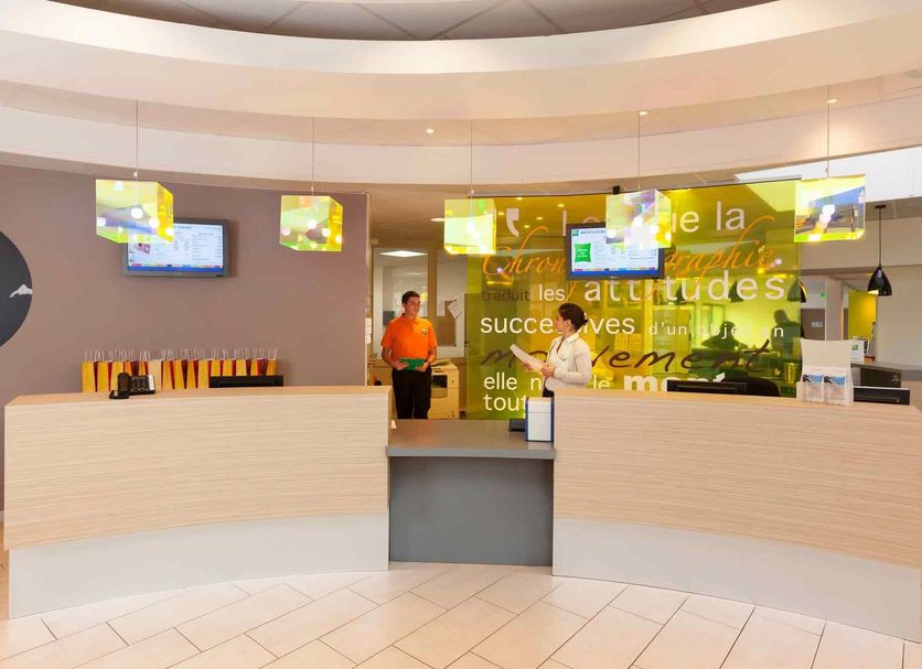 Front desk Photo