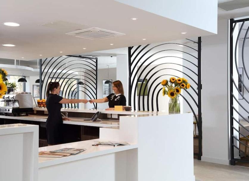 Front desk Photo