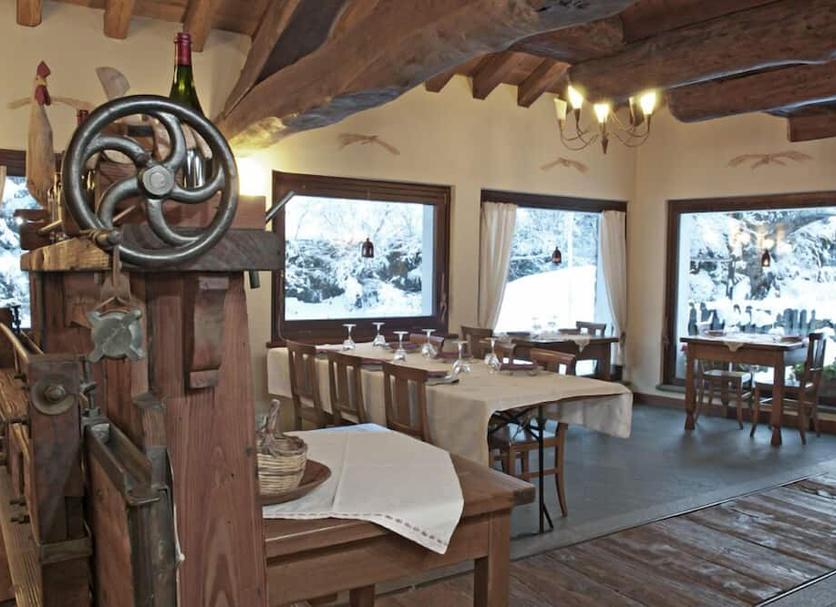 Restaurant Photo