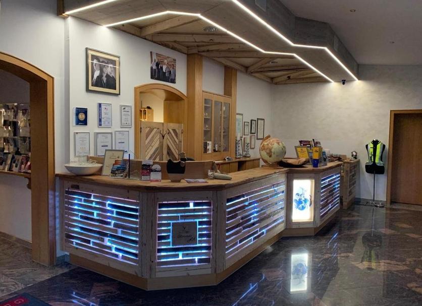 Front desk Photo