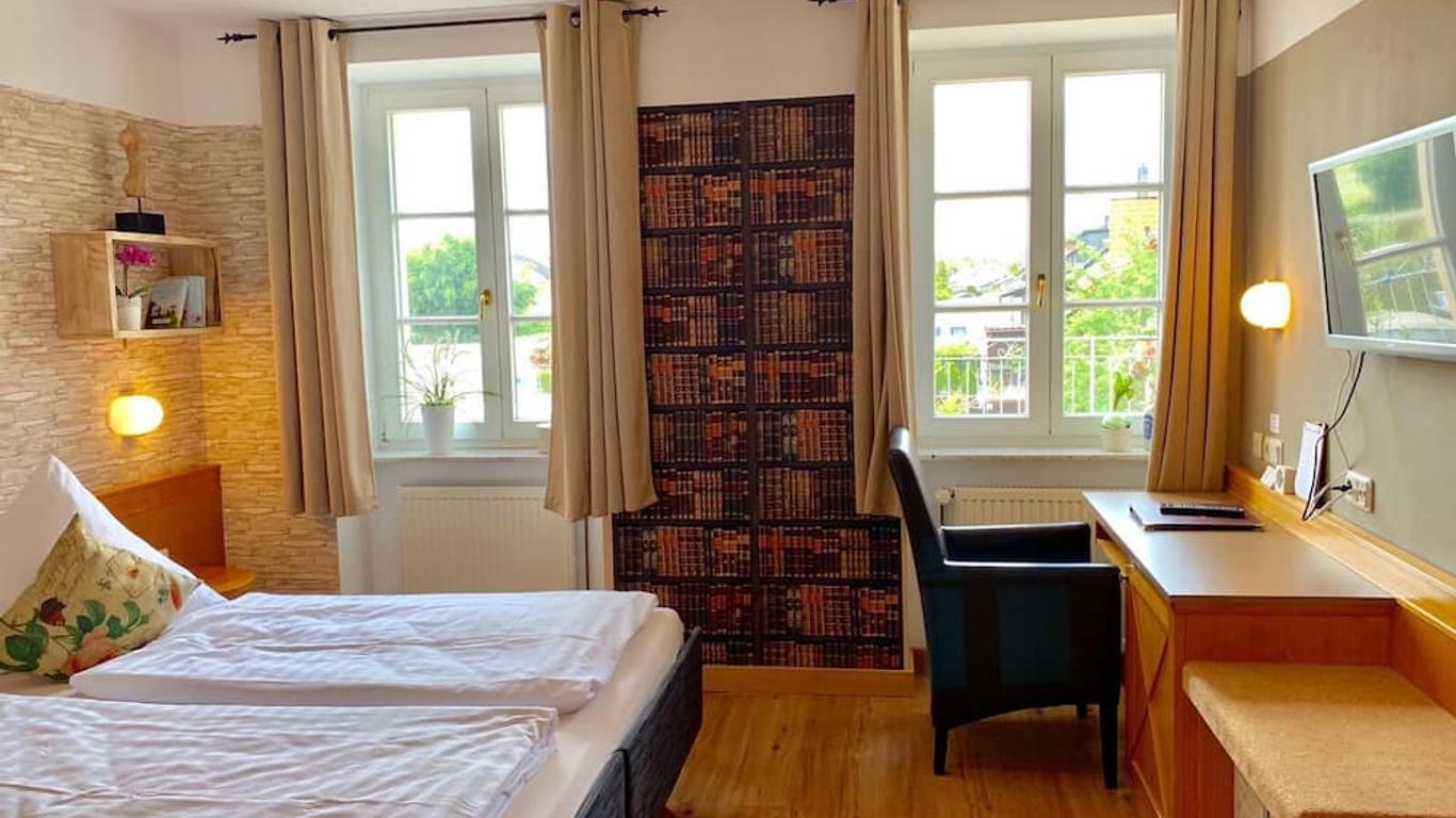 Hotel Chapeau Noir