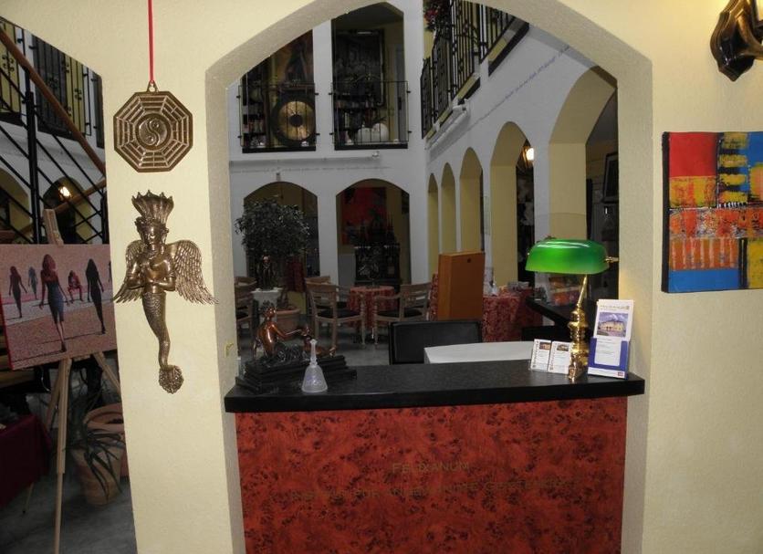 Front desk Photo