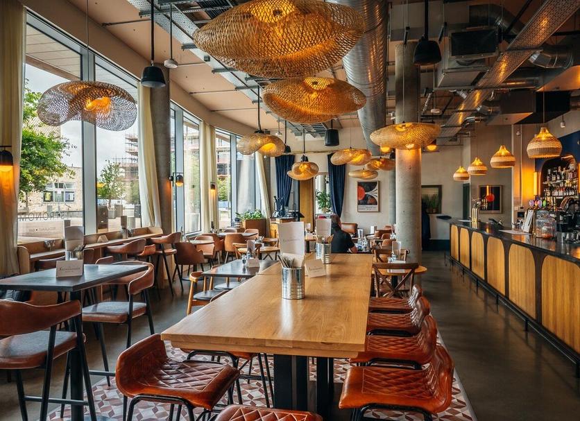 Restaurant Photo