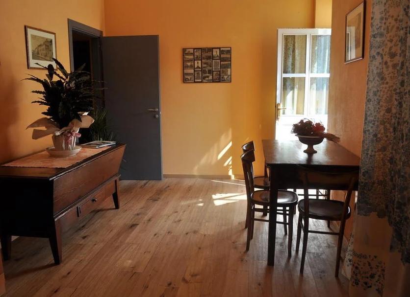 Dining room Photo