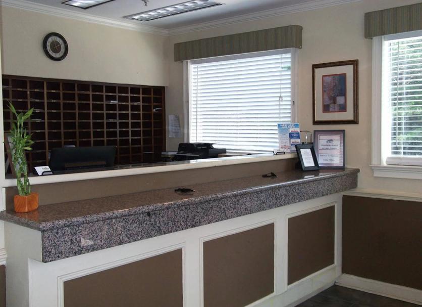 Front desk Photo