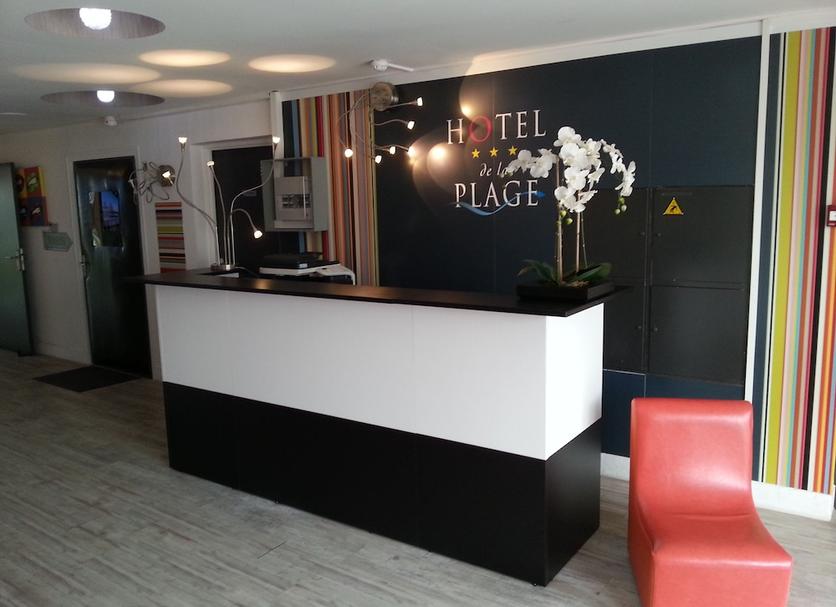 Front desk Photo