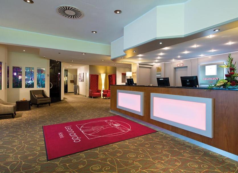 Front desk Photo