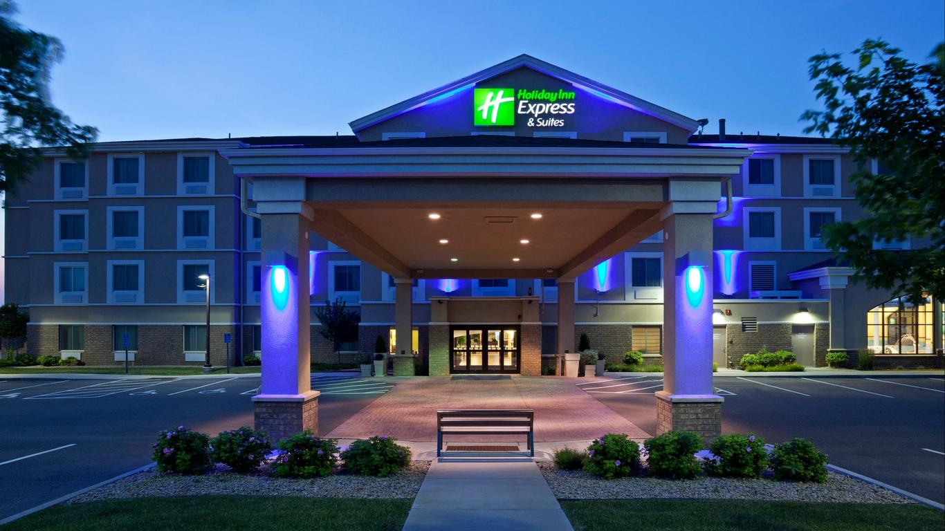 Holiday Inn Express & Suites Rogers