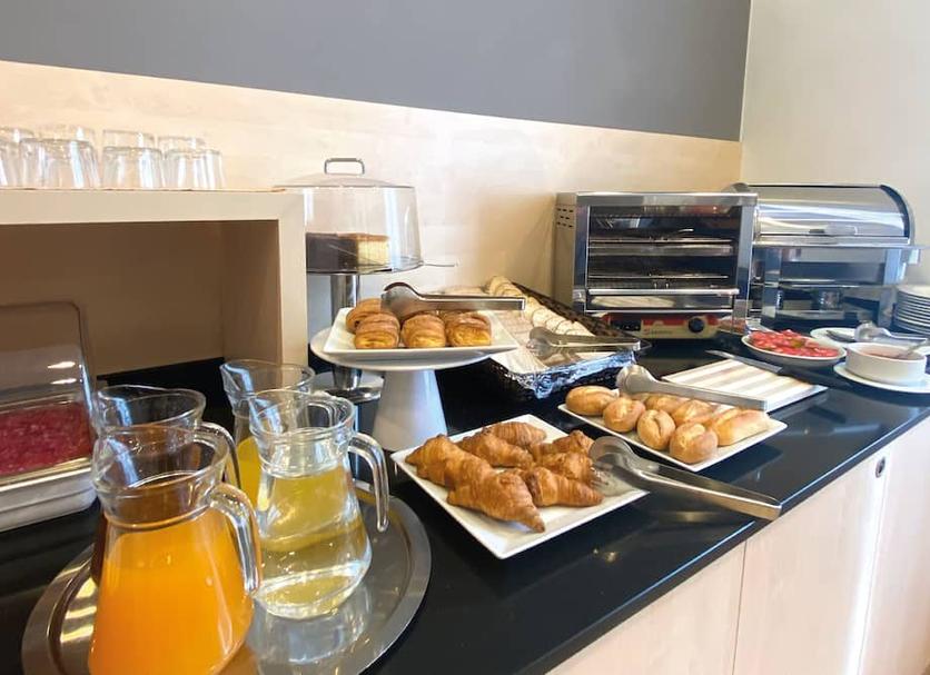 Buffet Photo