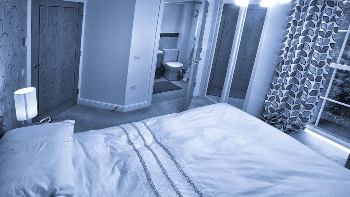 Salisbury 2-bed Luxury Apartment