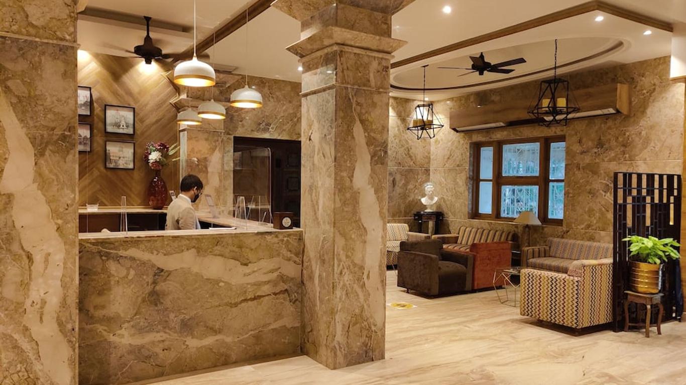 Grand Hotel