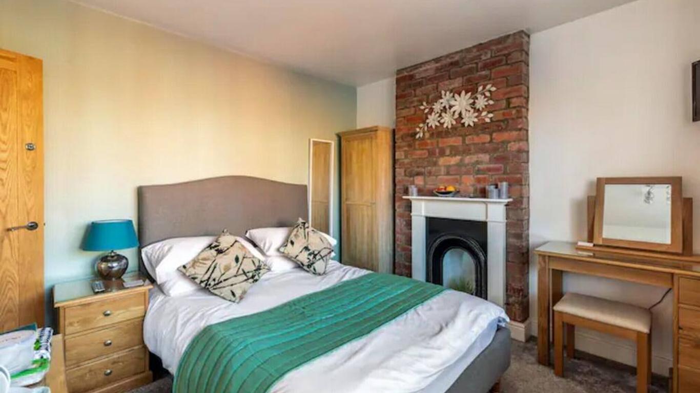 Camaraderie Guest House
