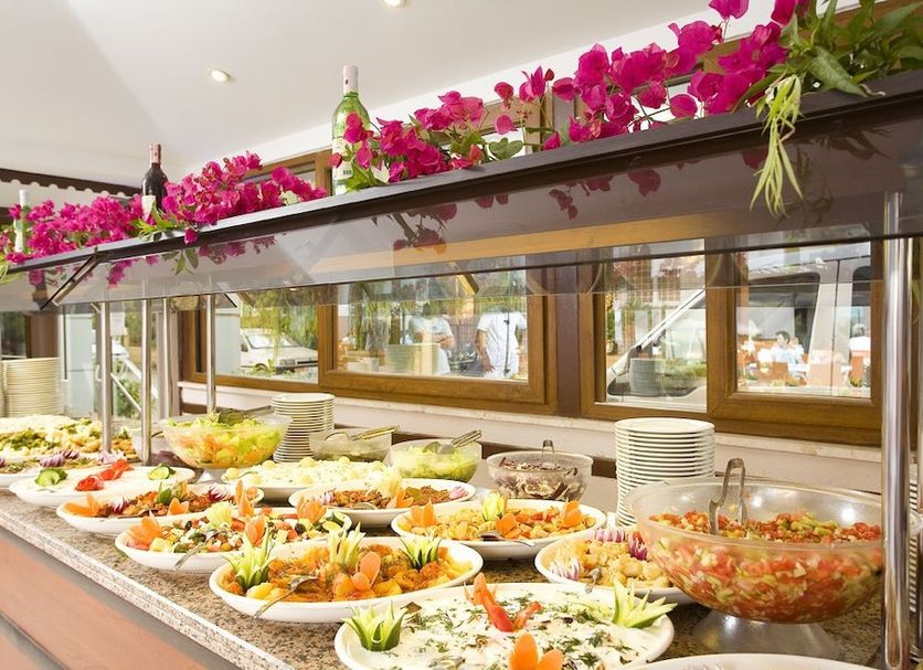 Buffet Photo