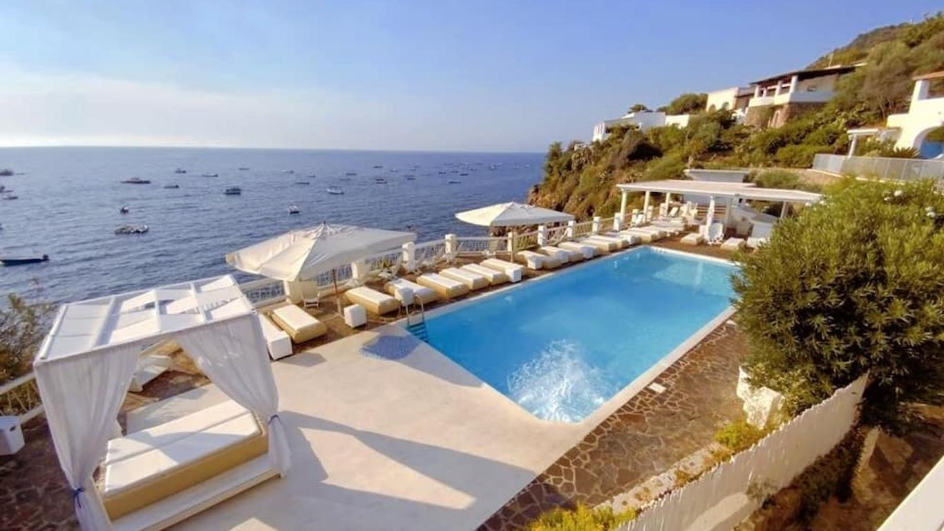 La Piazza Luxury Hotel & Spa