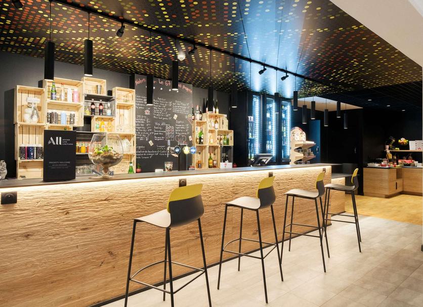 Bar Photo
