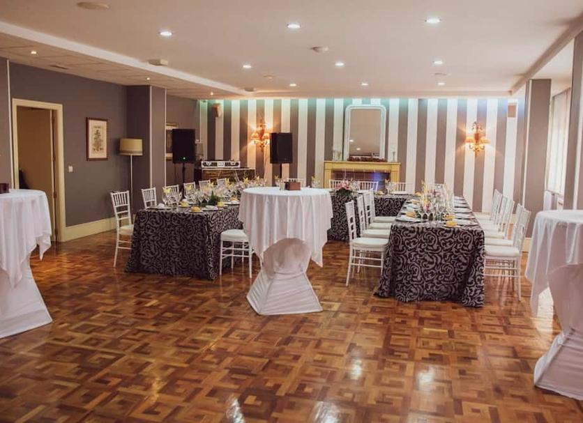 Banquet hall Photo