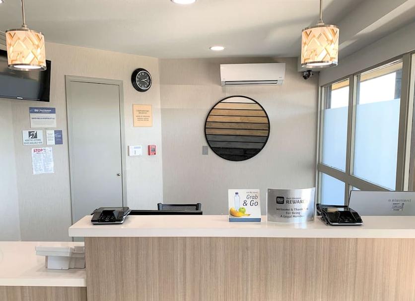 Front desk Photo