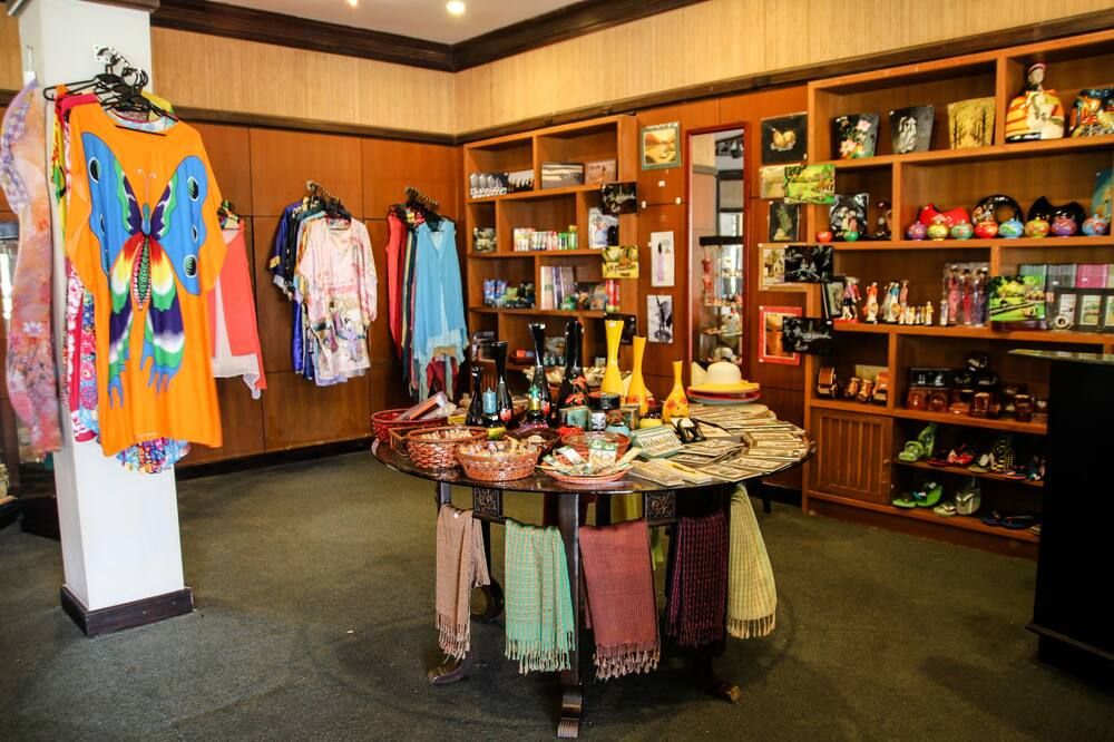 Shop Photo